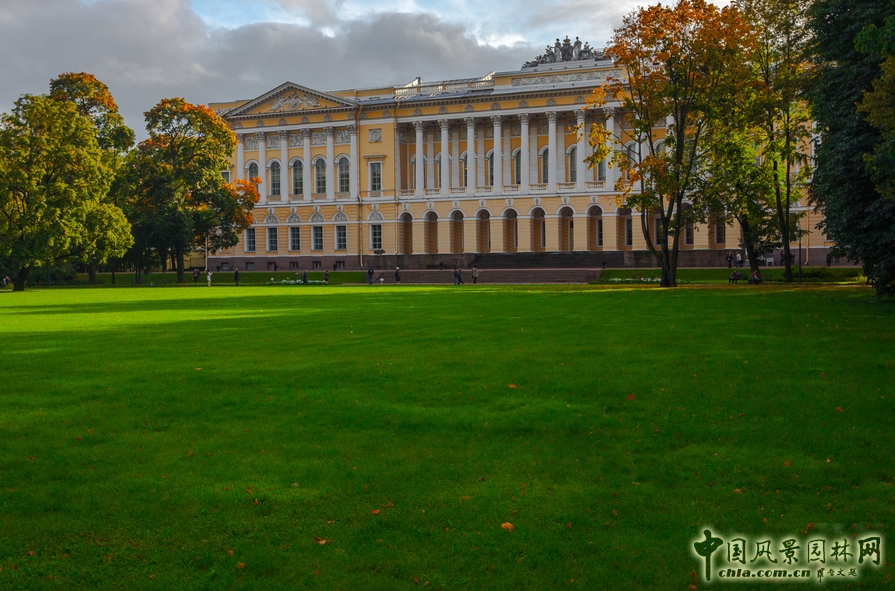 米哈伊洛夫斯基宮廷花園