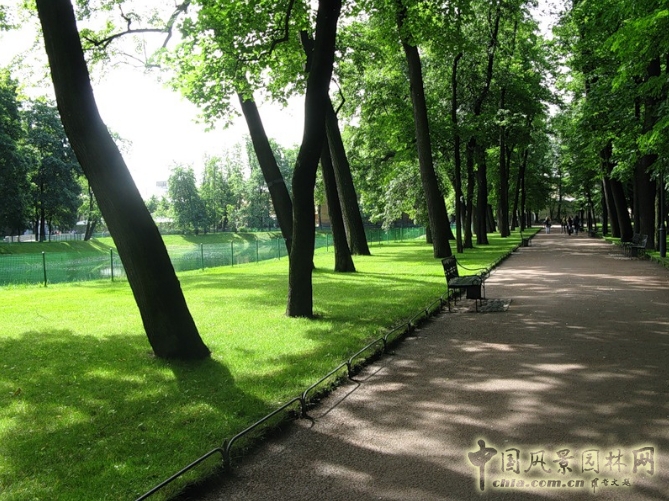 米哈伊洛夫斯基宮廷花園