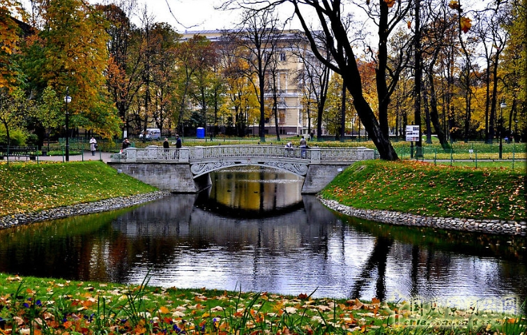 米哈伊洛夫斯基宮廷花園