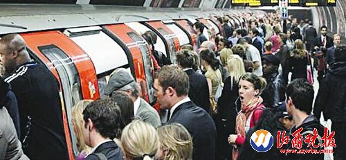 早高峰時期的倫敦地鐵