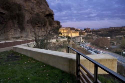 巴塞羅那曼雷薩市公路基礎設施建設