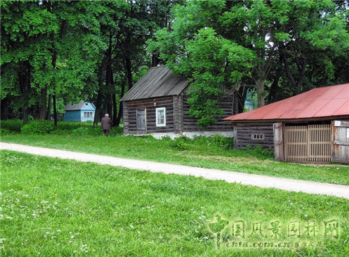 雅斯納亞?波良納