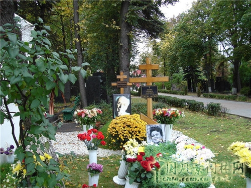 新圣母修道院及名人墓園