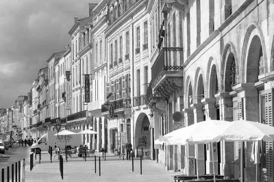 夏特龍城區改造后的現代建筑