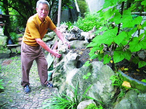 申莊前顧氏花園花壇塌過好幾次。