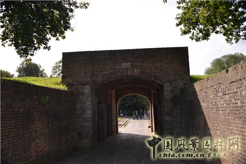 法國(guó)里爾星城防護(hù)