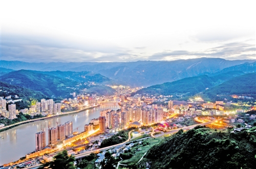 武隆縣城夜景。