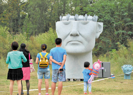 洋湖濕地公園:忙碌的雕塑大師
