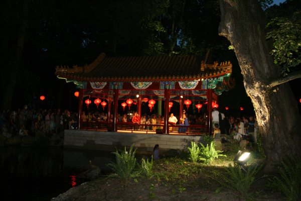 中國園靚飾波蘭皇家瓦津基公園