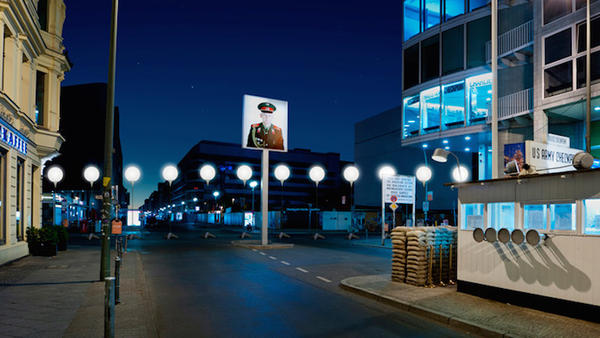 柏林圍墻再起——八千顆氣球圍起和平象征