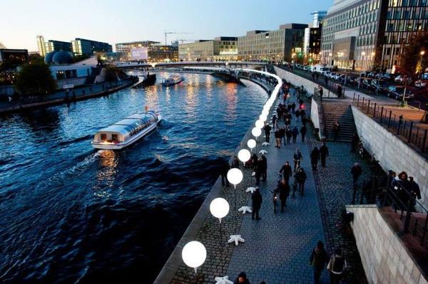 柏林圍墻再起——八千顆氣球圍起和平象征