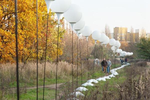 柏林圍墻再起——八千顆氣球圍起和平象征