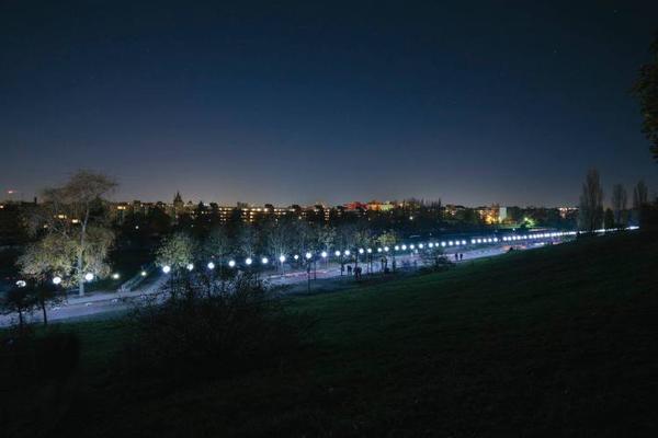 柏林圍墻再起——八千顆氣球圍起和平象征