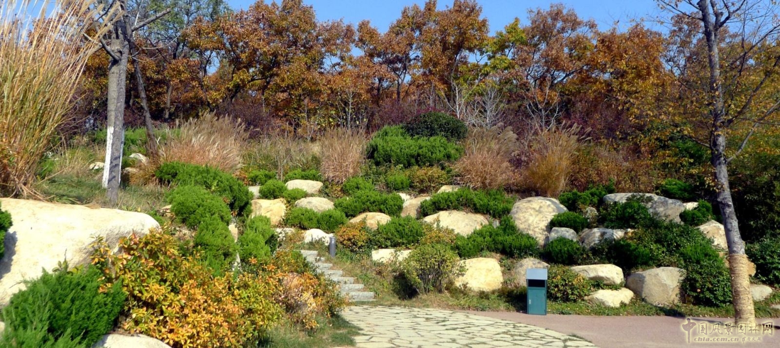 公園內(nèi)高差的處理——就地取材的石頭