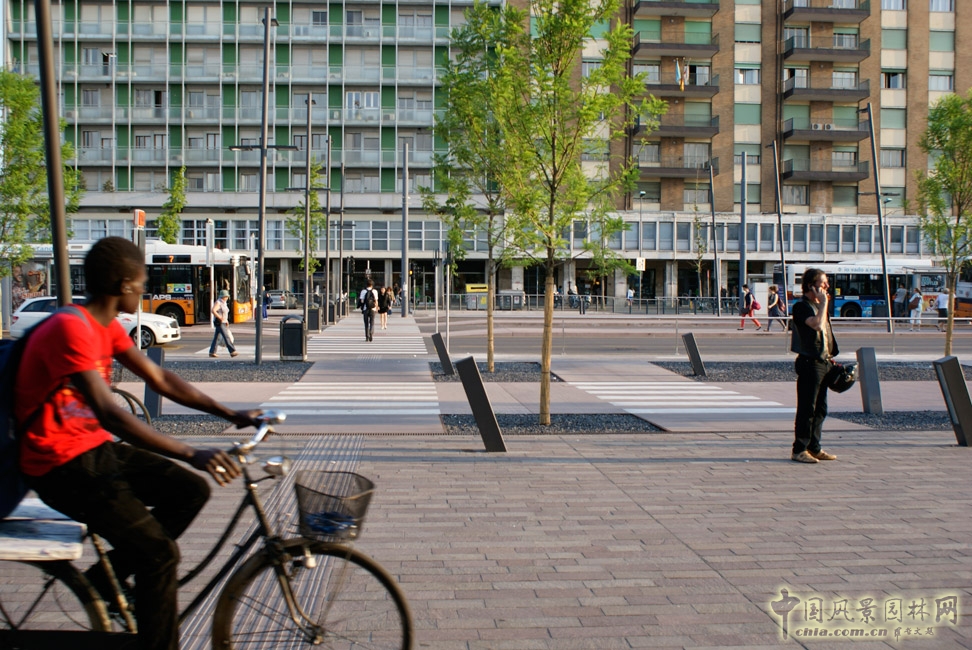 意大利帕多瓦火車站前廣場(chǎng)景觀設(shè)計(jì)