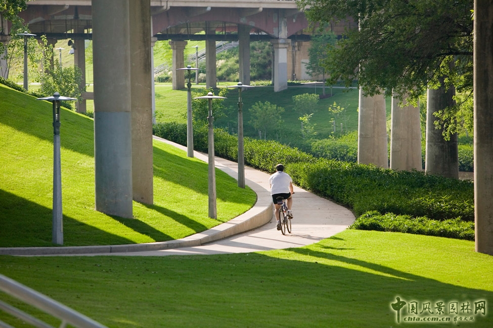 SWA作品:美國休斯敦市布法羅河濱漫步公園景觀設計