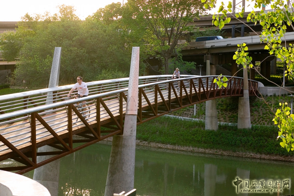 SWA作品:美國休斯敦市布法羅河濱漫步公園景觀設計