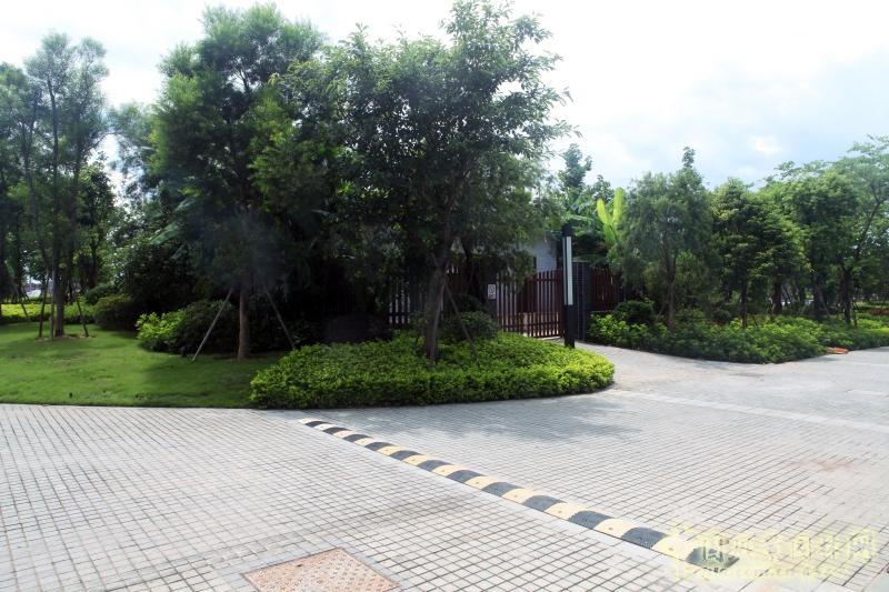 燃氣房外圍景觀綠化包裹