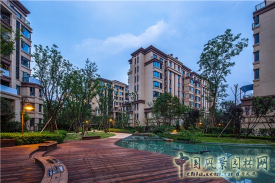 平和優(yōu)雅的人居美 藍調國際項目展示