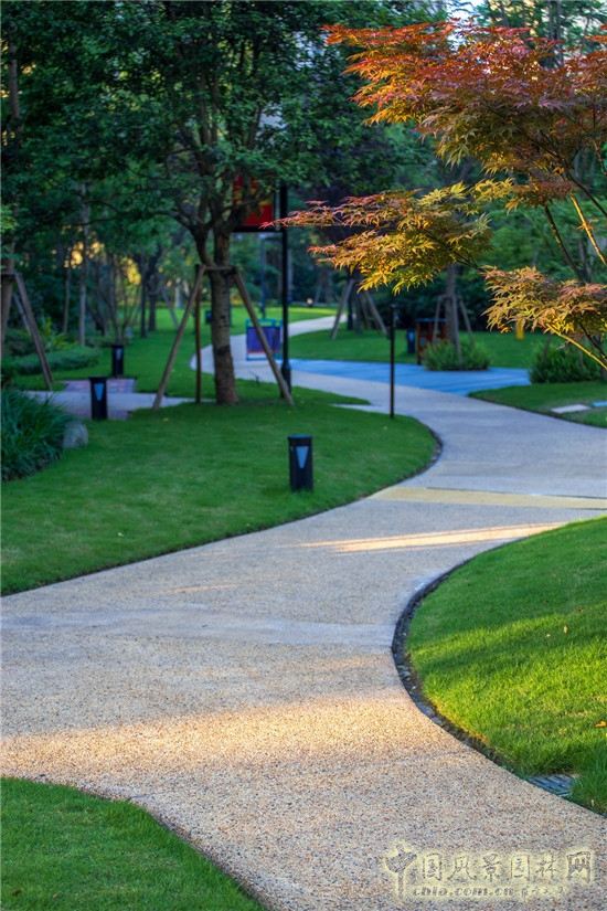 平和優(yōu)雅的人居美 藍(lán)調(diào)國際項目展示