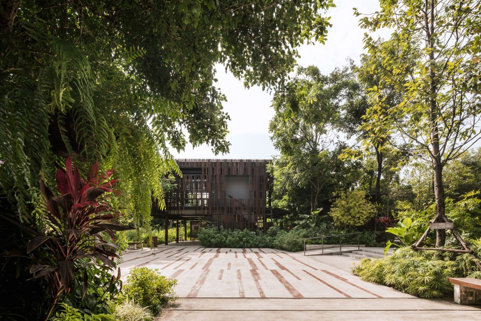 泰國(guó):高速路旁的鄉(xiāng)土風(fēng)格開(kāi)放型城市公園