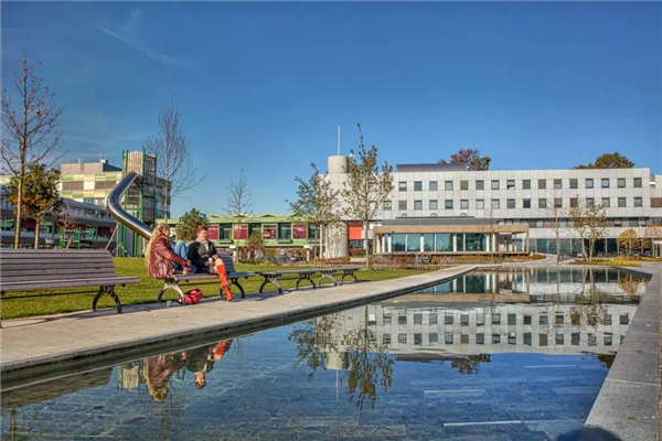 荷蘭：拉德休斯廣場景觀改造