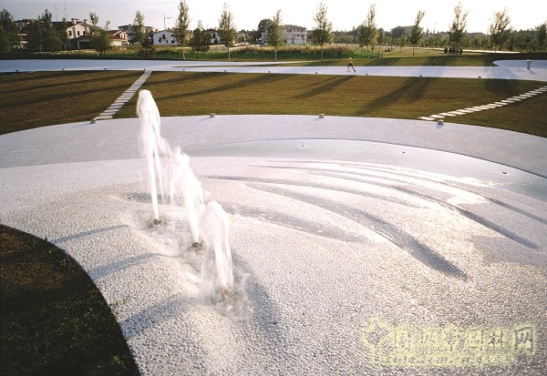 案例賞析：意大利圣多納迪皮夫市社區公園