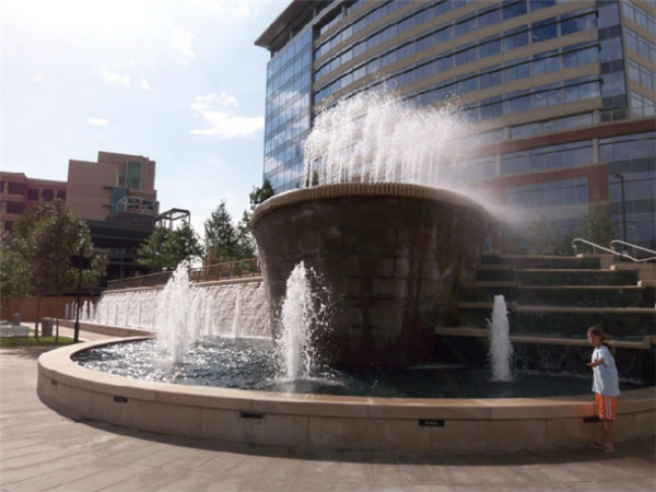 sasaki:美國(guó)德州濱水廣場(chǎng)