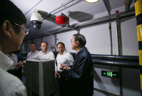 李克強(qiáng):發(fā)展地下管廊避免城市"開膛破肚"