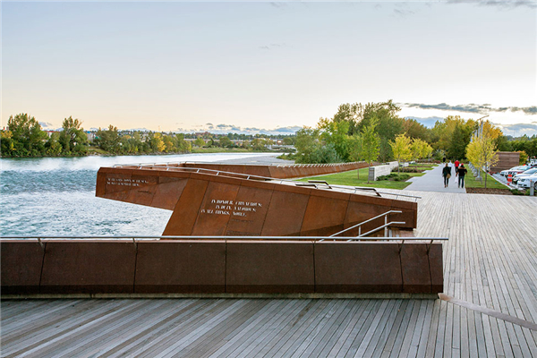 加拿大Poppy Plaza紀念廣場景觀設計