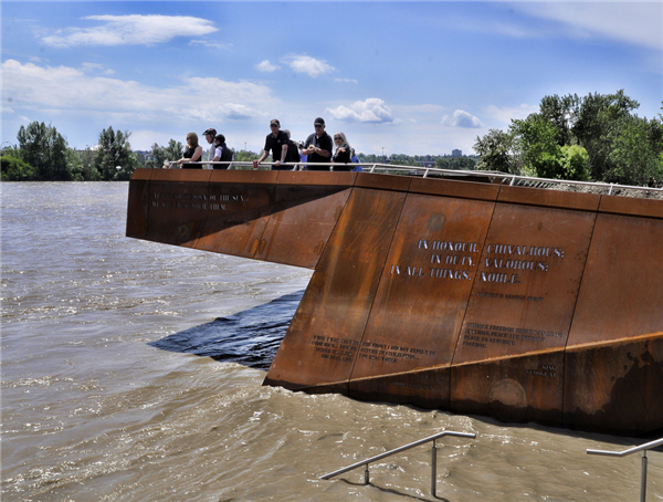 加拿大Poppy Plaza紀念廣場景觀設計