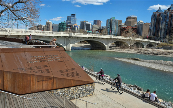 加拿大Poppy Plaza紀(jì)念廣場(chǎng)景觀設(shè)計(jì)