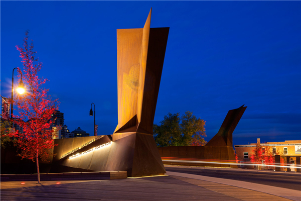 加拿大Poppy Plaza紀念廣場景觀設計