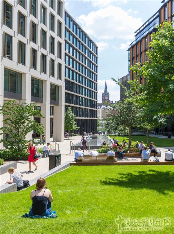 英國倫敦潘克拉斯廣場景觀設(shè)計