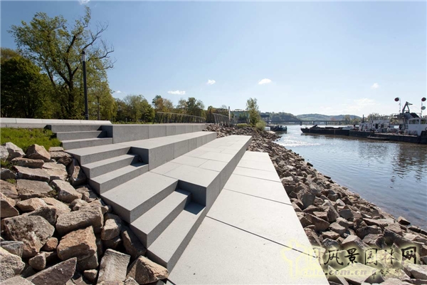 堤壩上的多瑙河公園(組圖)