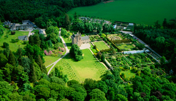 蘇格蘭粗獷中的柔美——克拉西斯城堡花園