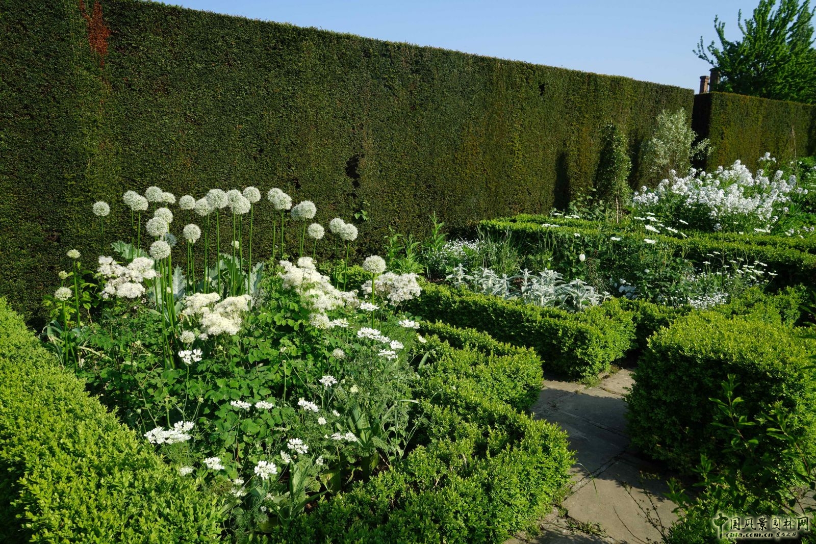 西辛赫斯特城堡之白色花園