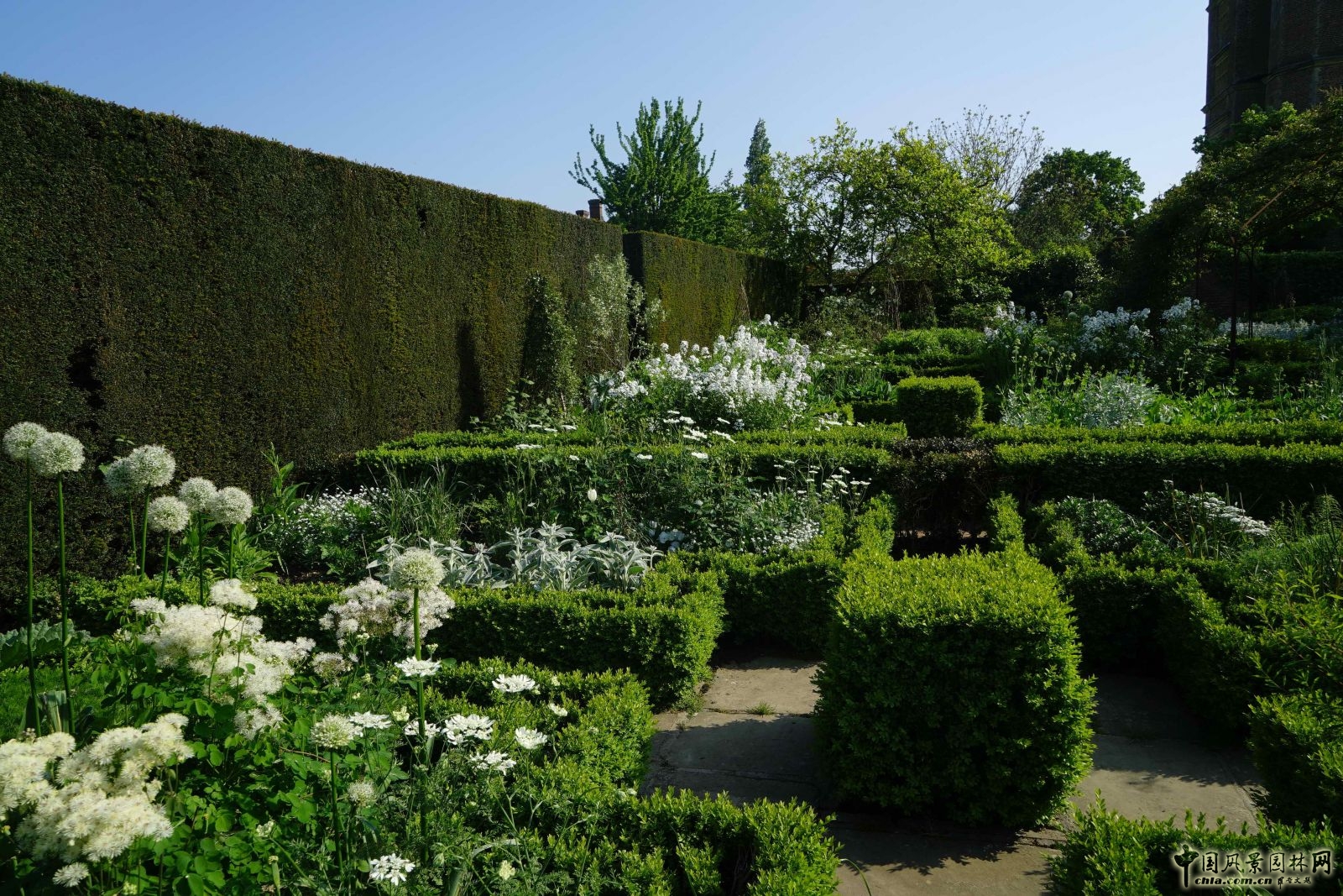 西辛赫斯特城堡之白色花園