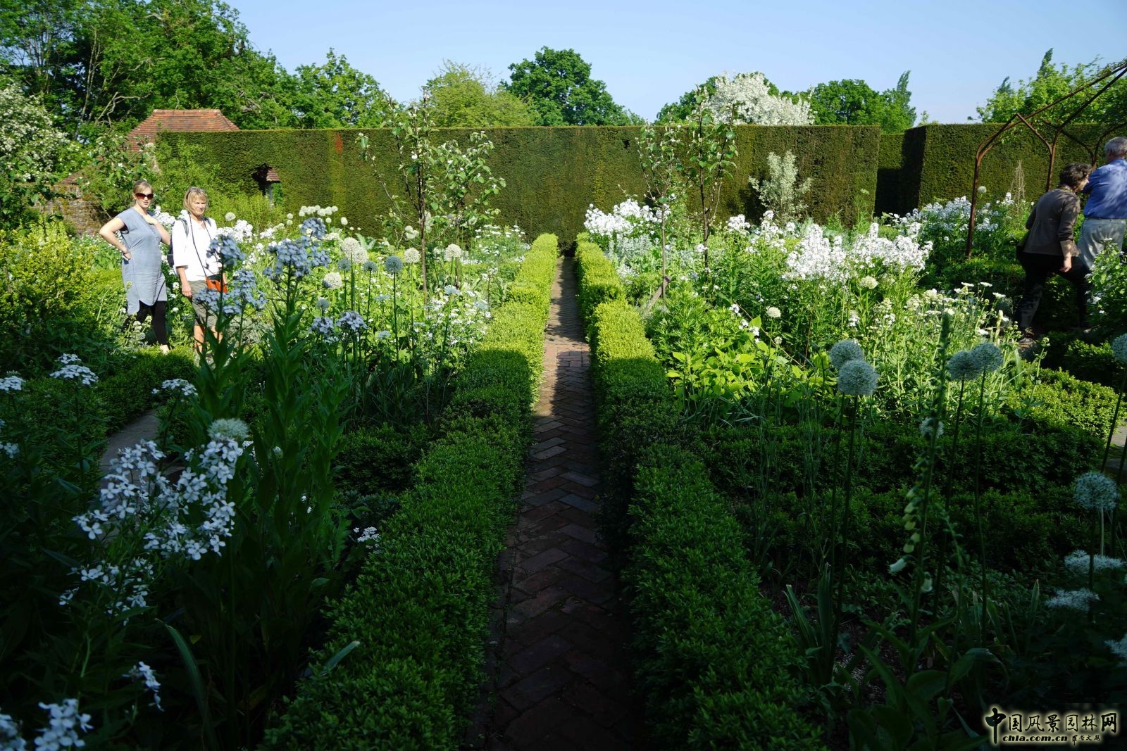 西辛赫斯特城堡之白色花園