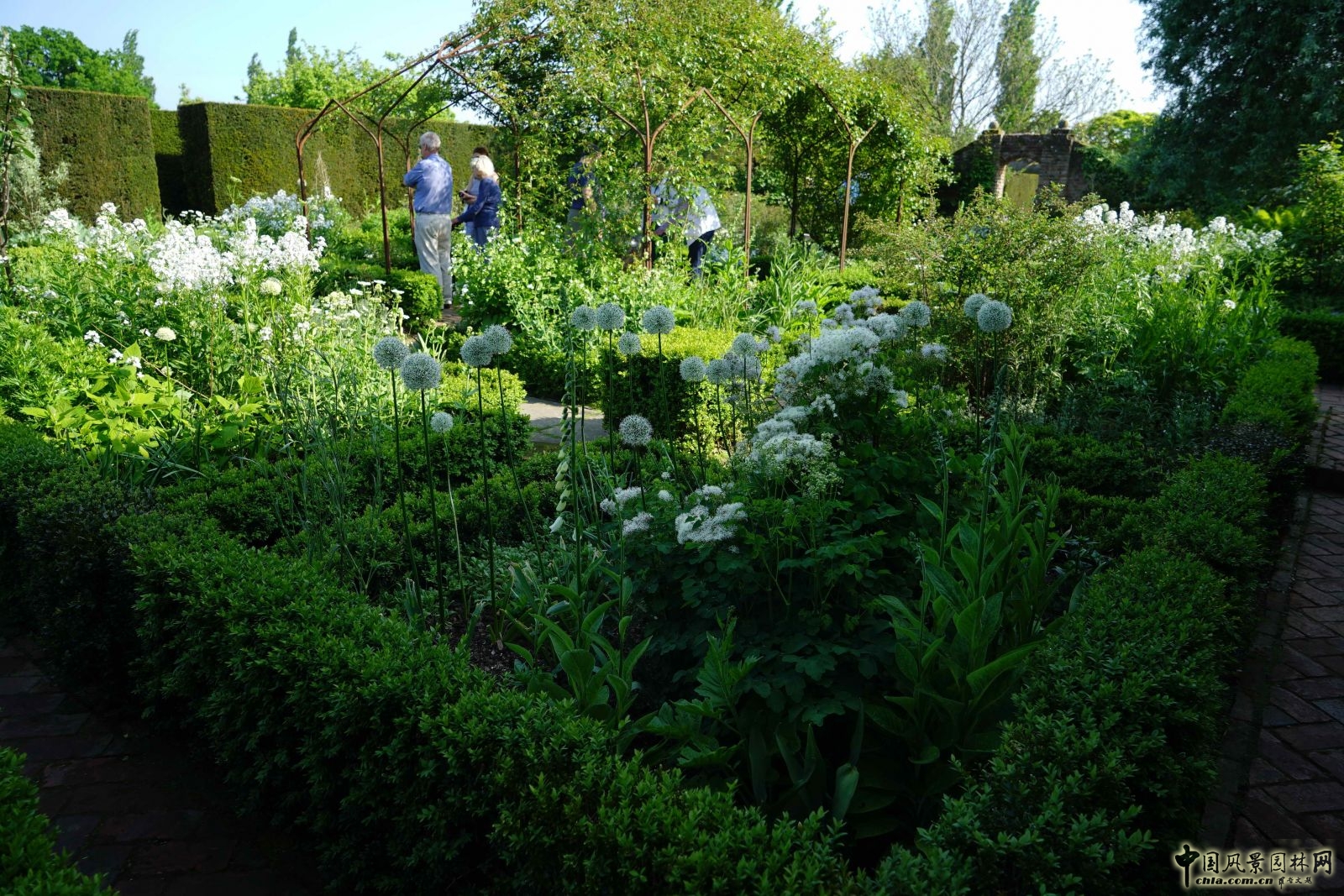 西辛赫斯特城堡之白色花園