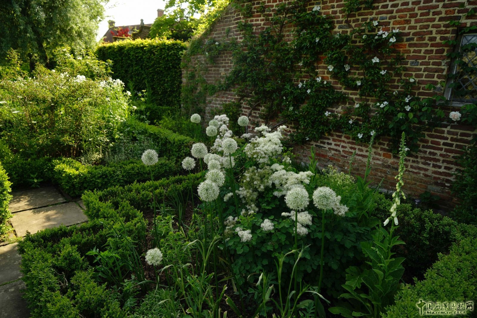 西辛赫斯特城堡之白色花園