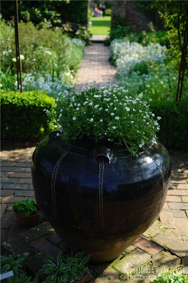 西辛赫斯特城堡之白色花園