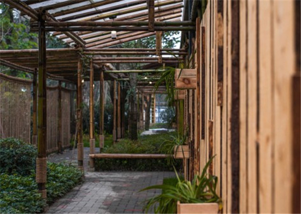 “竹園”-鄉村環境中的手工藝竹構實驗