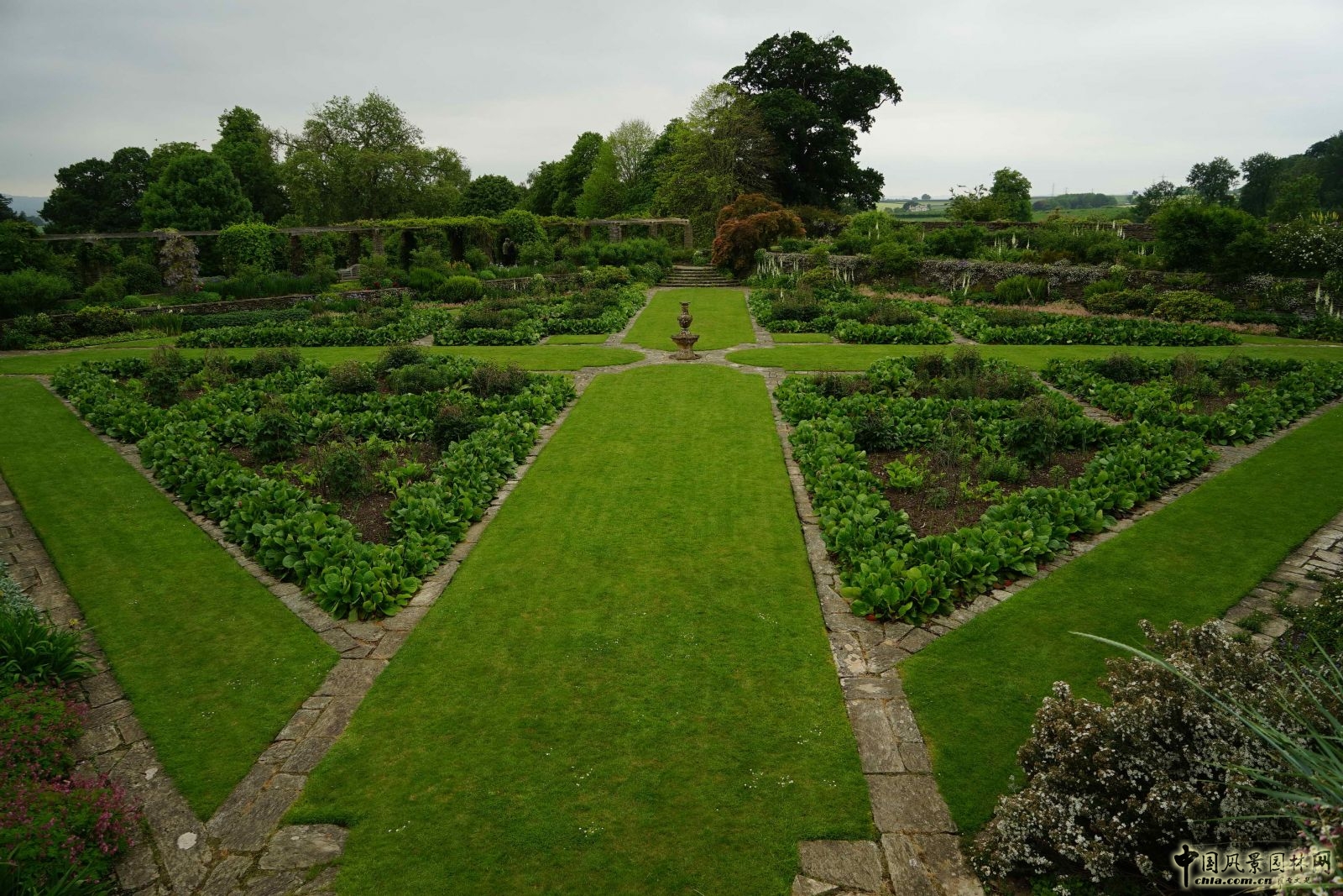 俯拾皆是“杰基爾Style”——英國赫斯特庫姆花園
