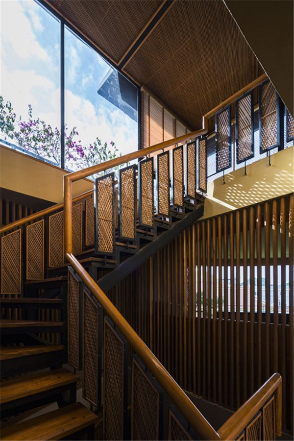 光之屋,光之舞-河內餐廳設計