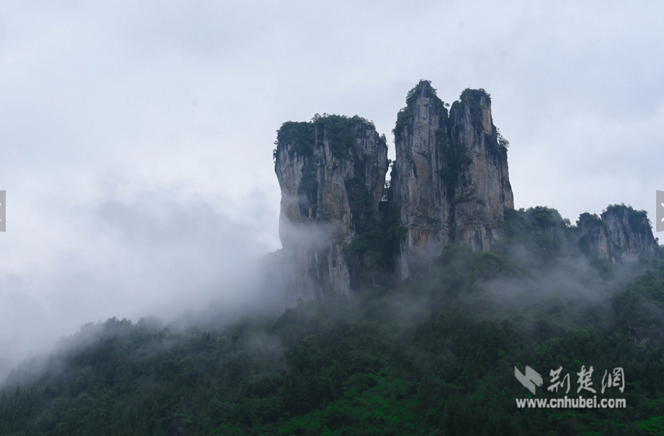清江蝴蝶崖景區的“絕美畫卷”