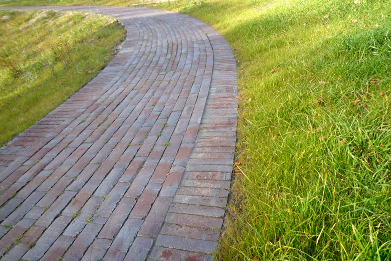 案例賞析：JYSKE奧斯螺旋紀念堤