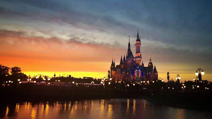 上海迪士尼開園滿月 游客數量已近百萬