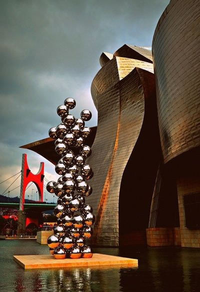 畫龍點睛的雕塑小品