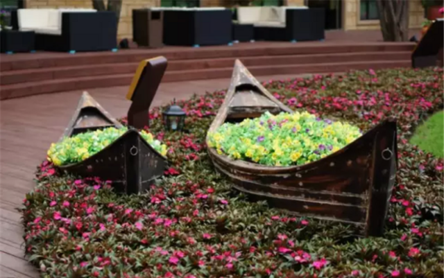 畫龍點睛的雕塑小品